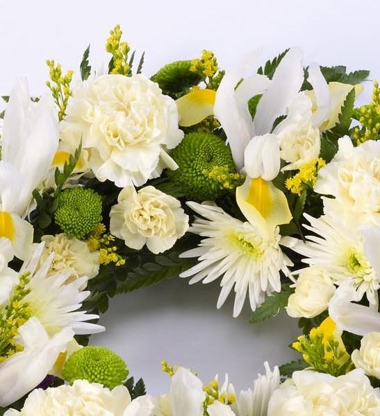 Classic Selection Wreath Yellow and Cream