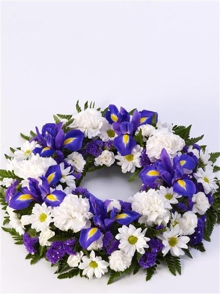 Classic Selection Wreath Blue and White