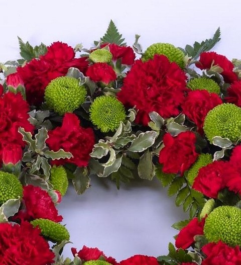 Classic Selection Wreath Red and Green